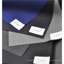 Diseño italiano gris con un tejido liso 70% wool30% poliéster